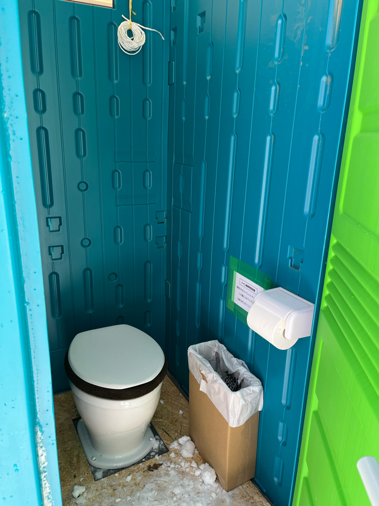 オーレン小屋の山トイレ写真2