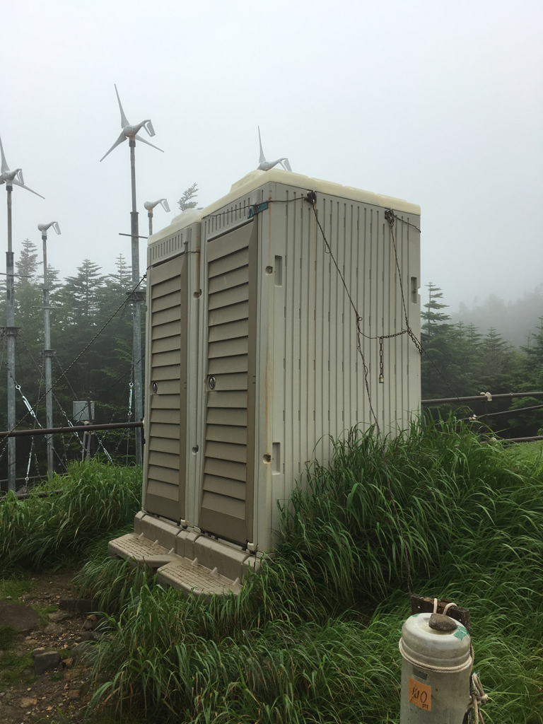 夏沢峠の山トイレ写真1