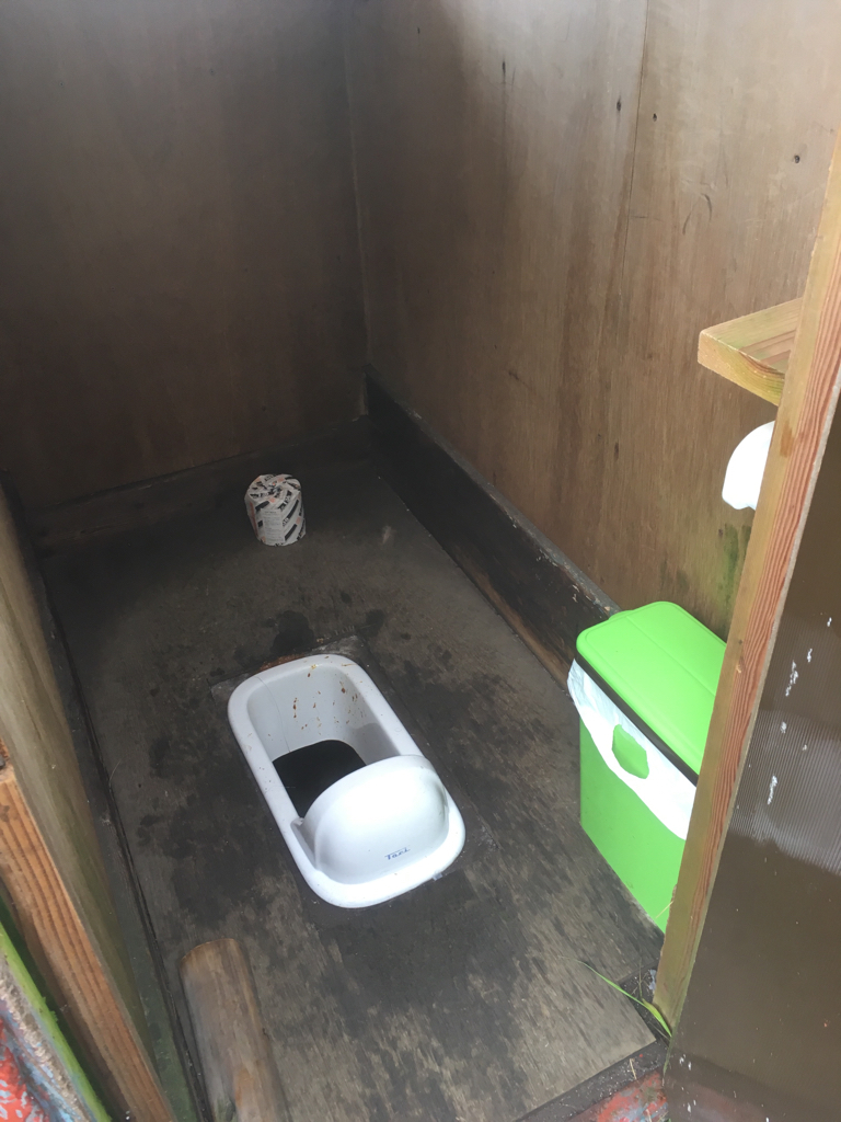 赤岳頂上山荘の山トイレ写真2