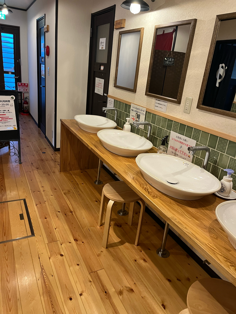 白駒荘の山トイレ写真2