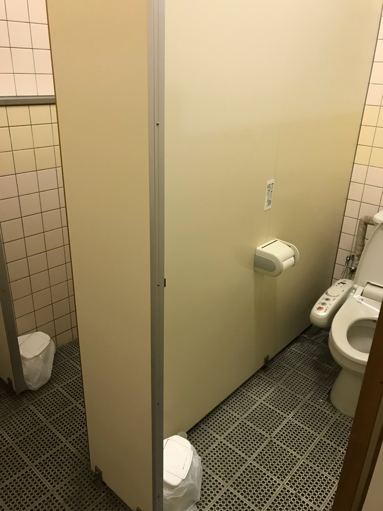 八ヶ岳山荘の山トイレ写真2