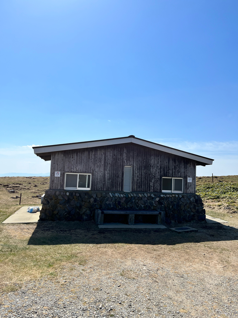 塩くれ場公衆トイレの山トイレ写真1