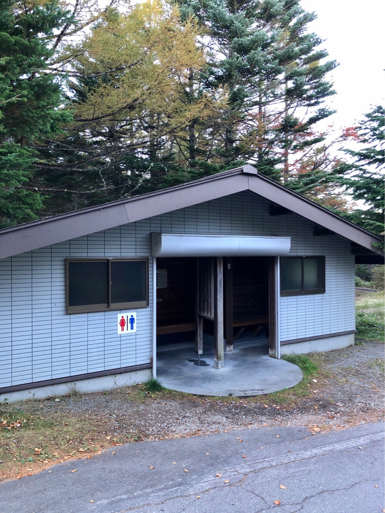 蓼科山七合目登山口公衆トイレの山トイレ写真1