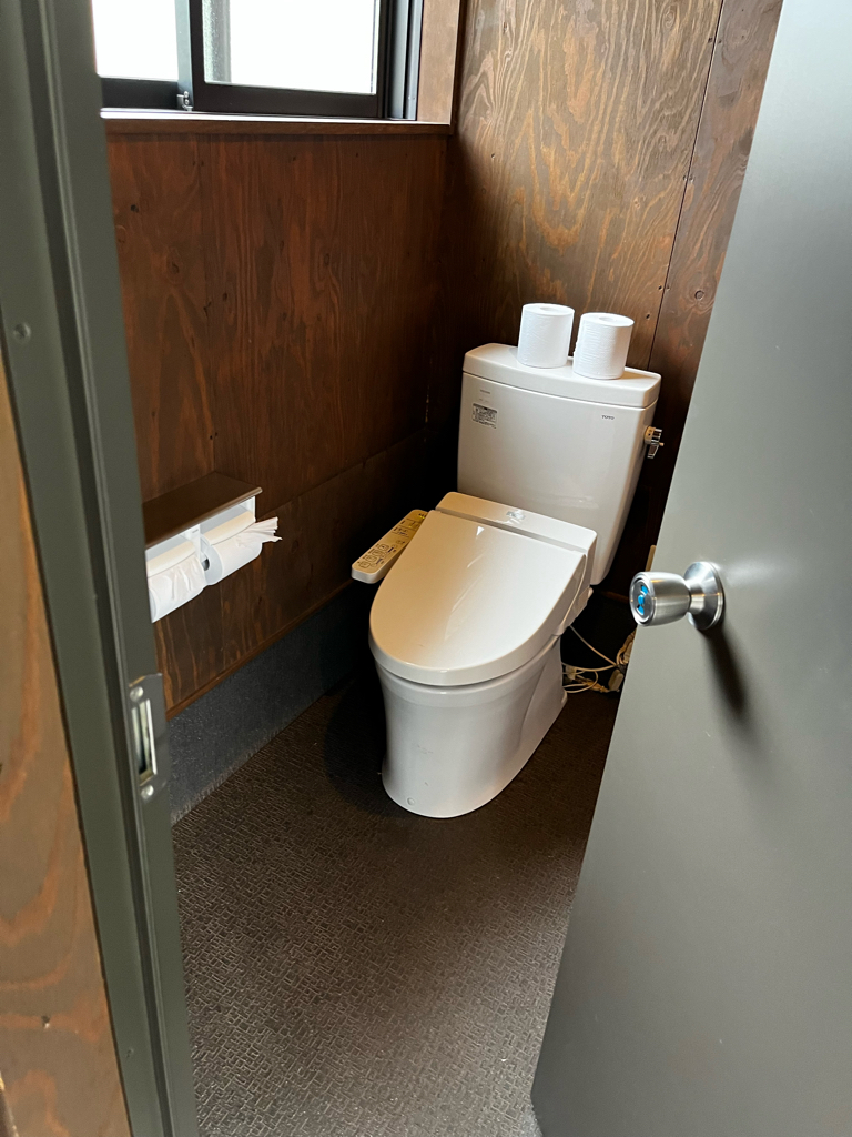 入笠山 ゴンドラ乗り場手前の山トイレ写真3