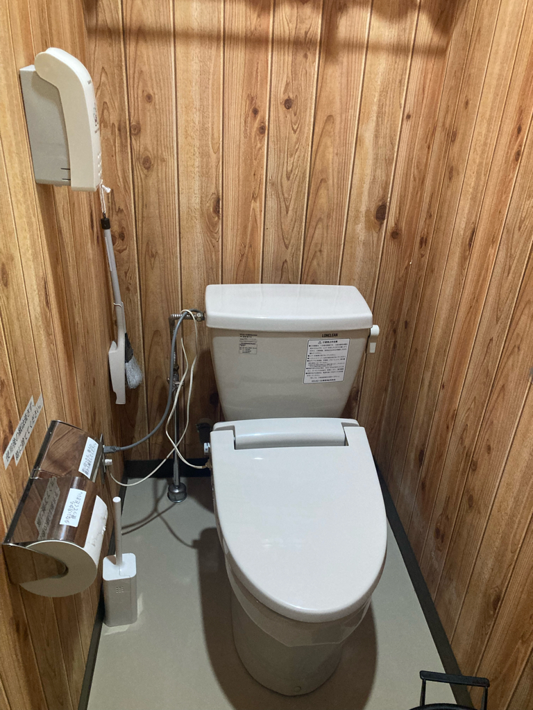 長衛小屋の山トイレ写真2