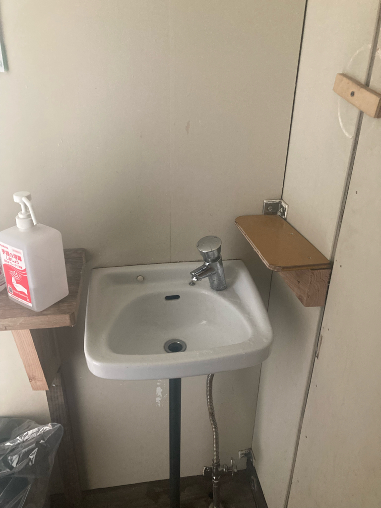 北岳山荘の山トイレ写真2
