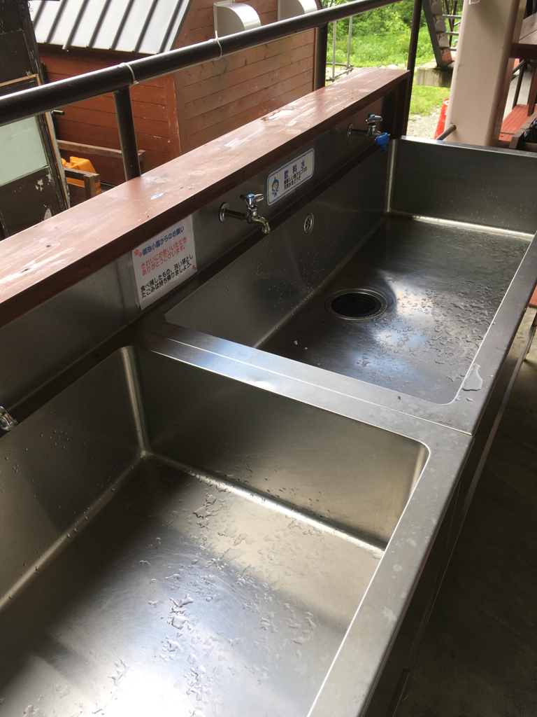 白根御池小屋の山トイレ写真2