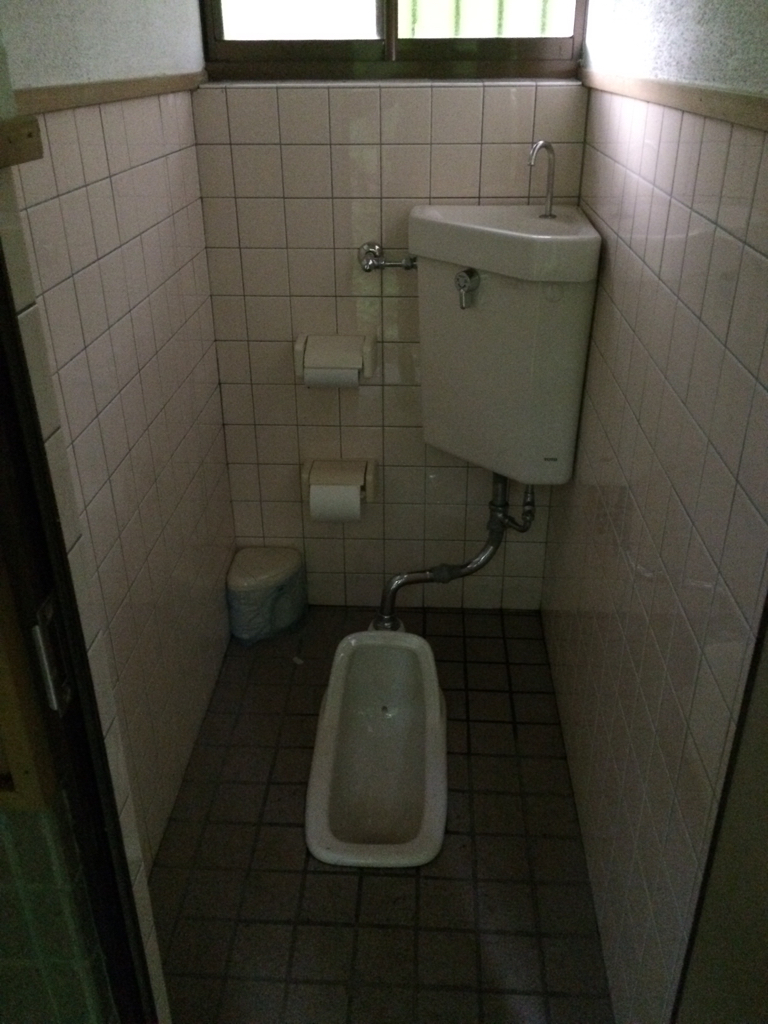 青木鉱泉の山トイレ写真1