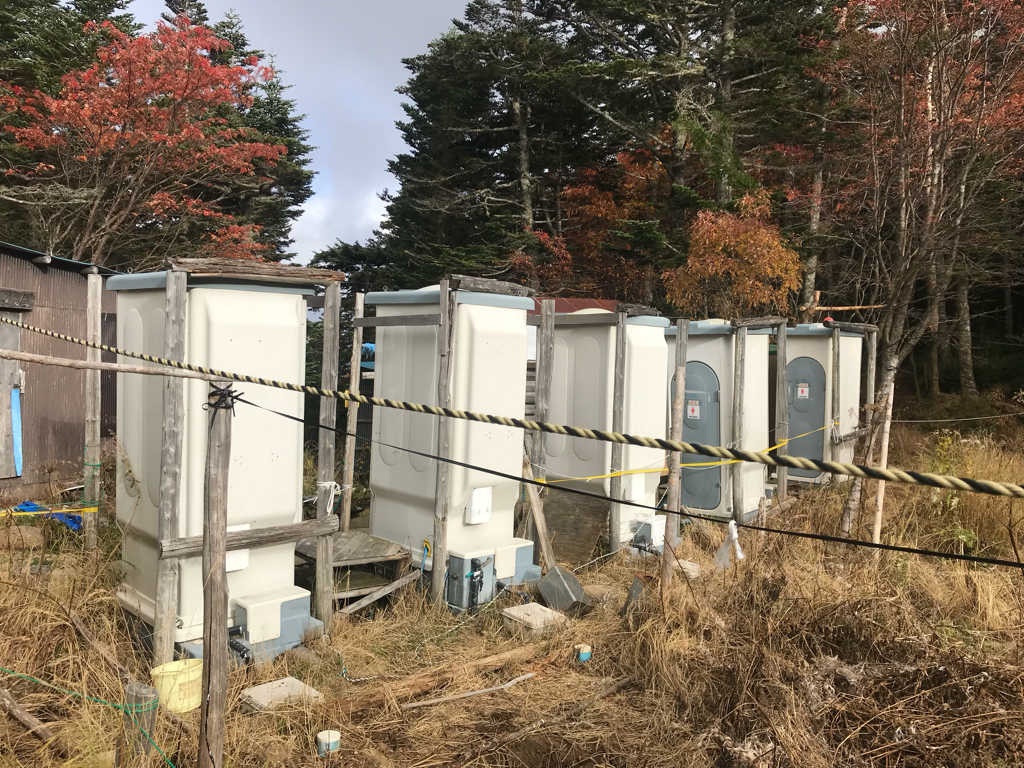 南御室小屋の山トイレ写真1