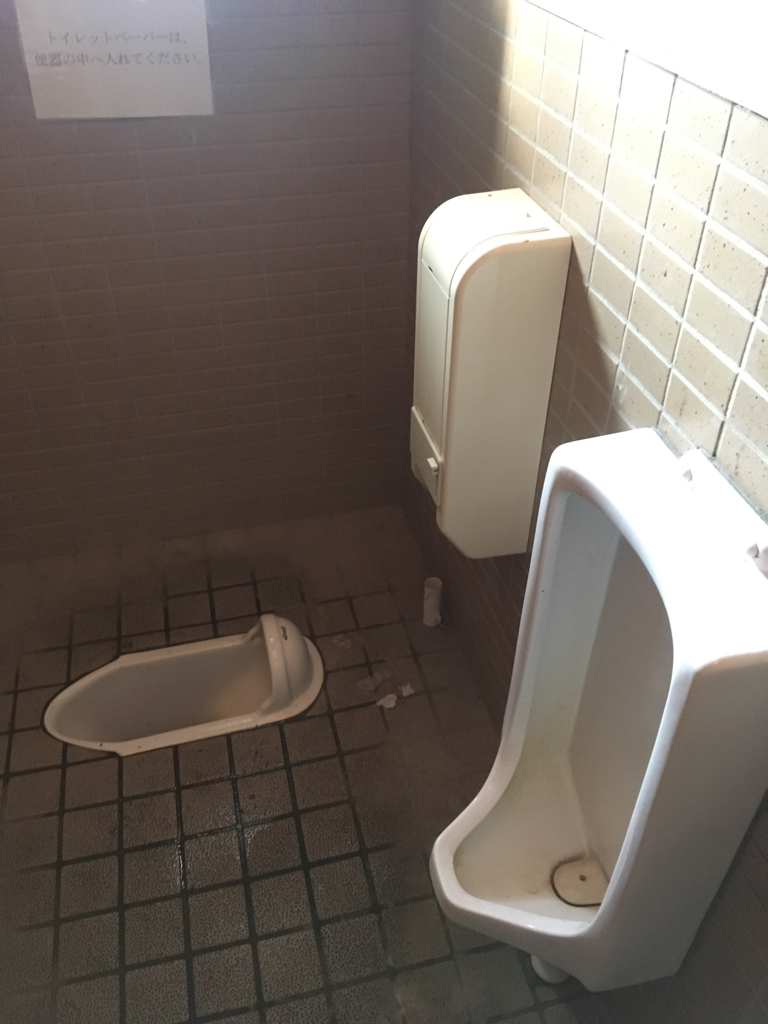 夜叉神峠小屋の山トイレ写真2