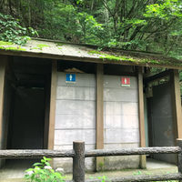 三頭山 大滝休憩小屋の登山トイレ