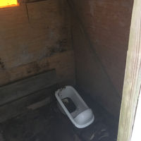 カニのヨコバイの登山トイレ