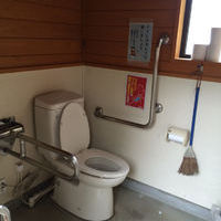 名郷バス停の登山トイレ