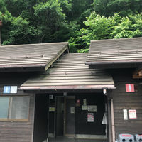三頭山 都民の森バス停の登山トイレ