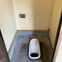 坊ガツルキャンプ場の登山トイレ