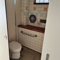 一の越山荘前の登山トイレ