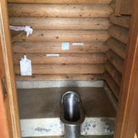 酉谷山避難小屋の登山トイレ