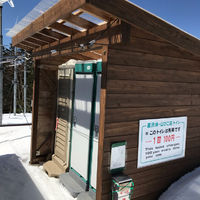 夏沢峠 やまびこ荘（冬季）の登山トイレ